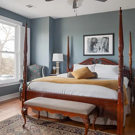 Stone Mountain Manor-3